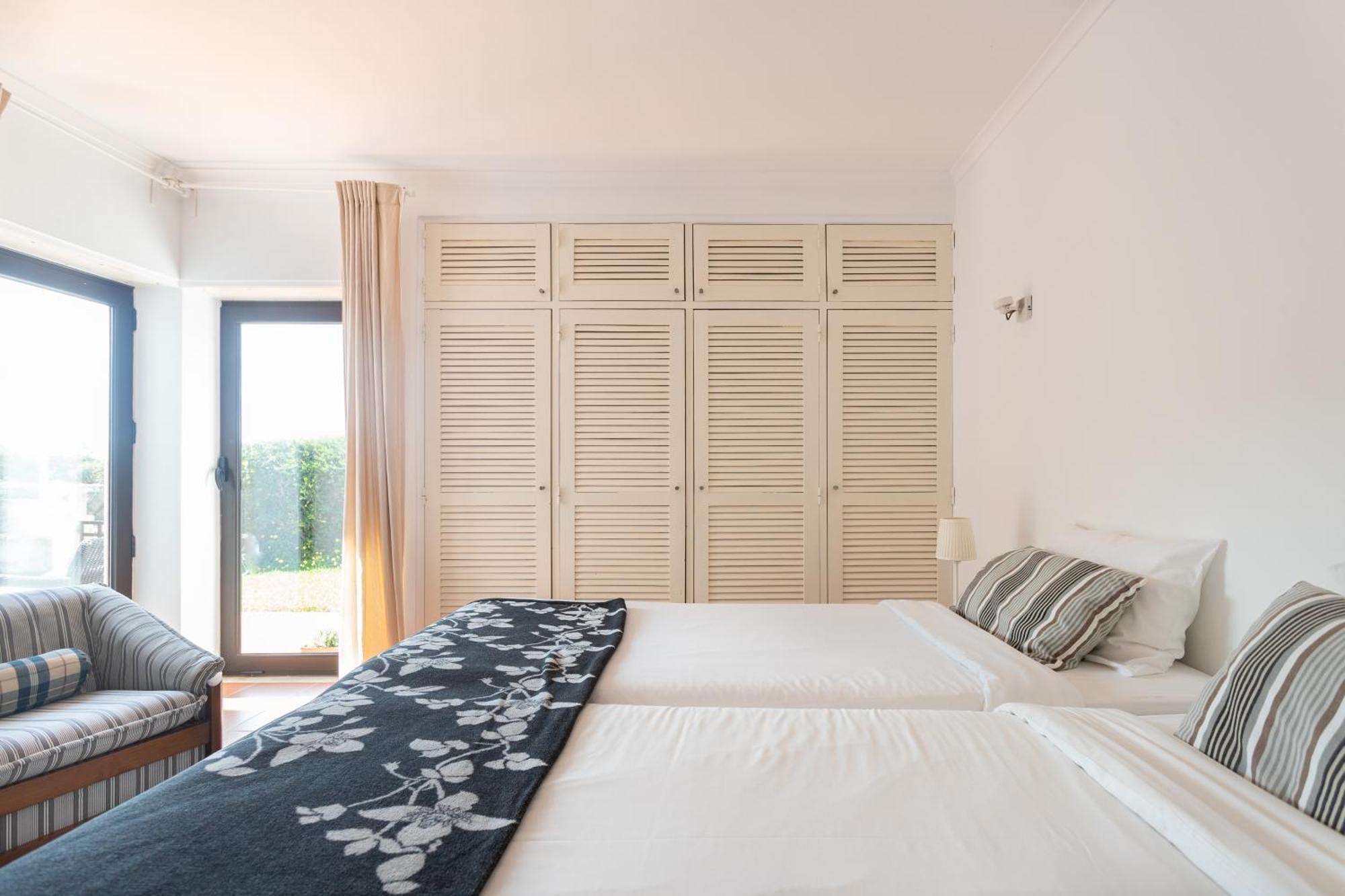 Blue Buddha Beach House Ericeira Room photo