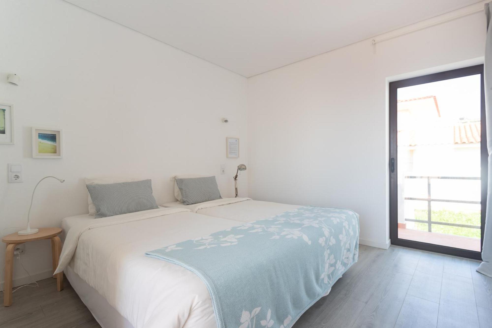 Blue Buddha Beach House Ericeira Room photo